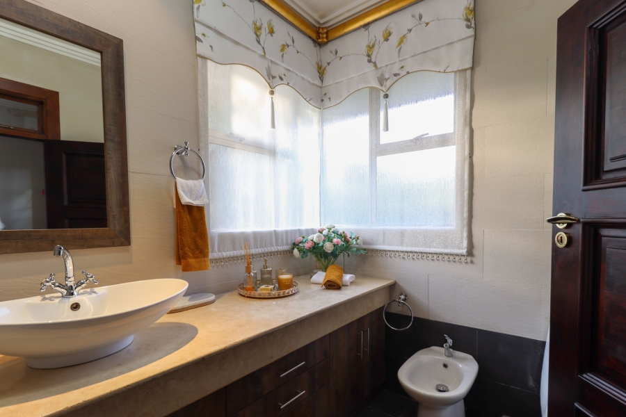 4 Bedroom Property for Sale in Heuwelsig Free State